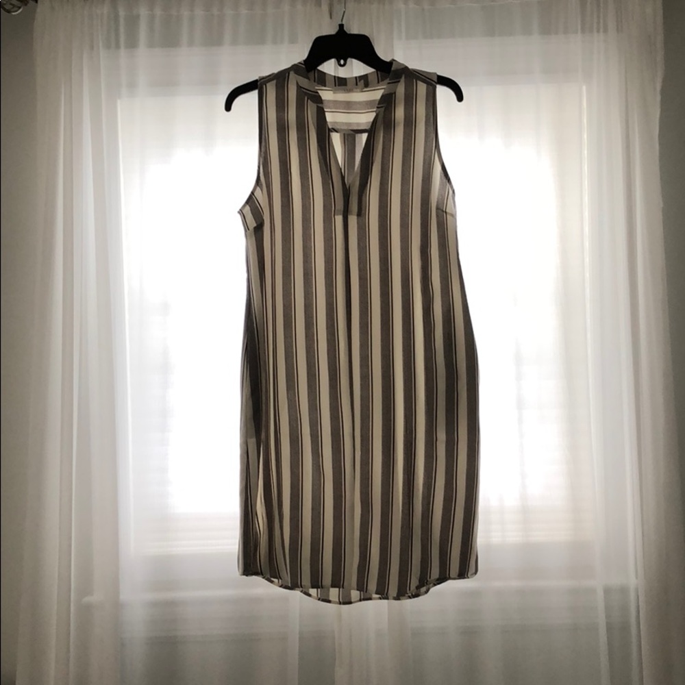 Lush sleeveless shirt dress